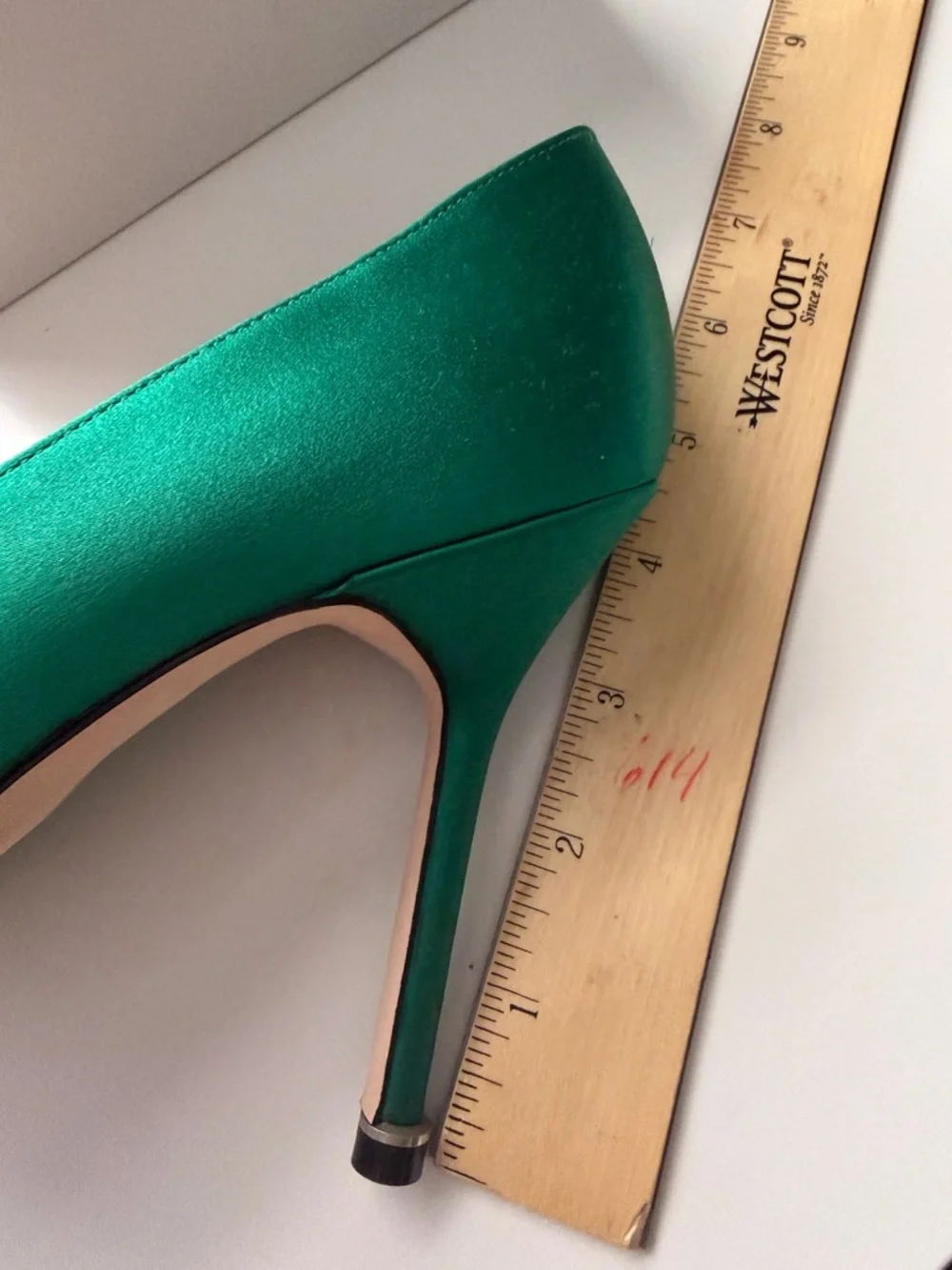 Manolo Blahnik Emerald Green Satin Hangisi Crystal Buckle Pumps - Picture 10 of 10
